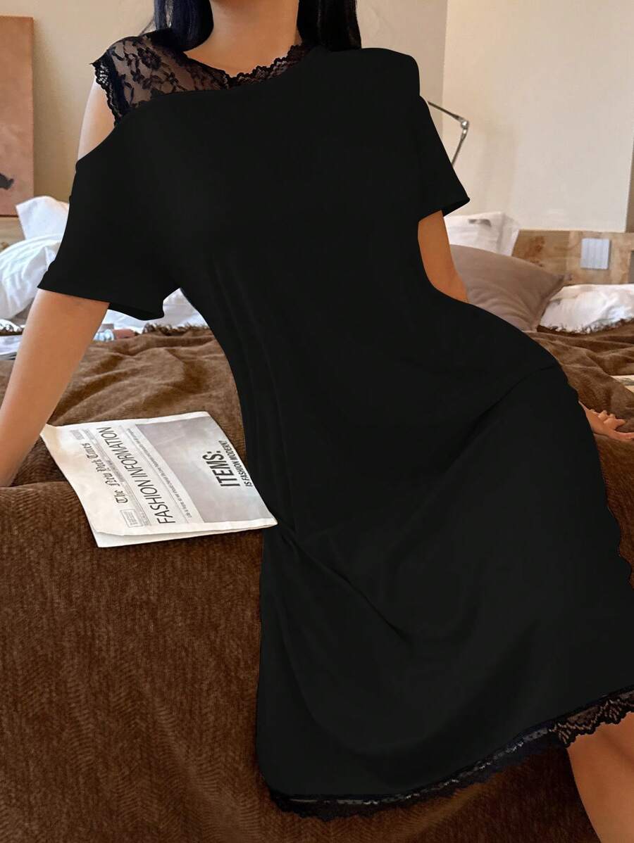 ثوب نوم نسائي