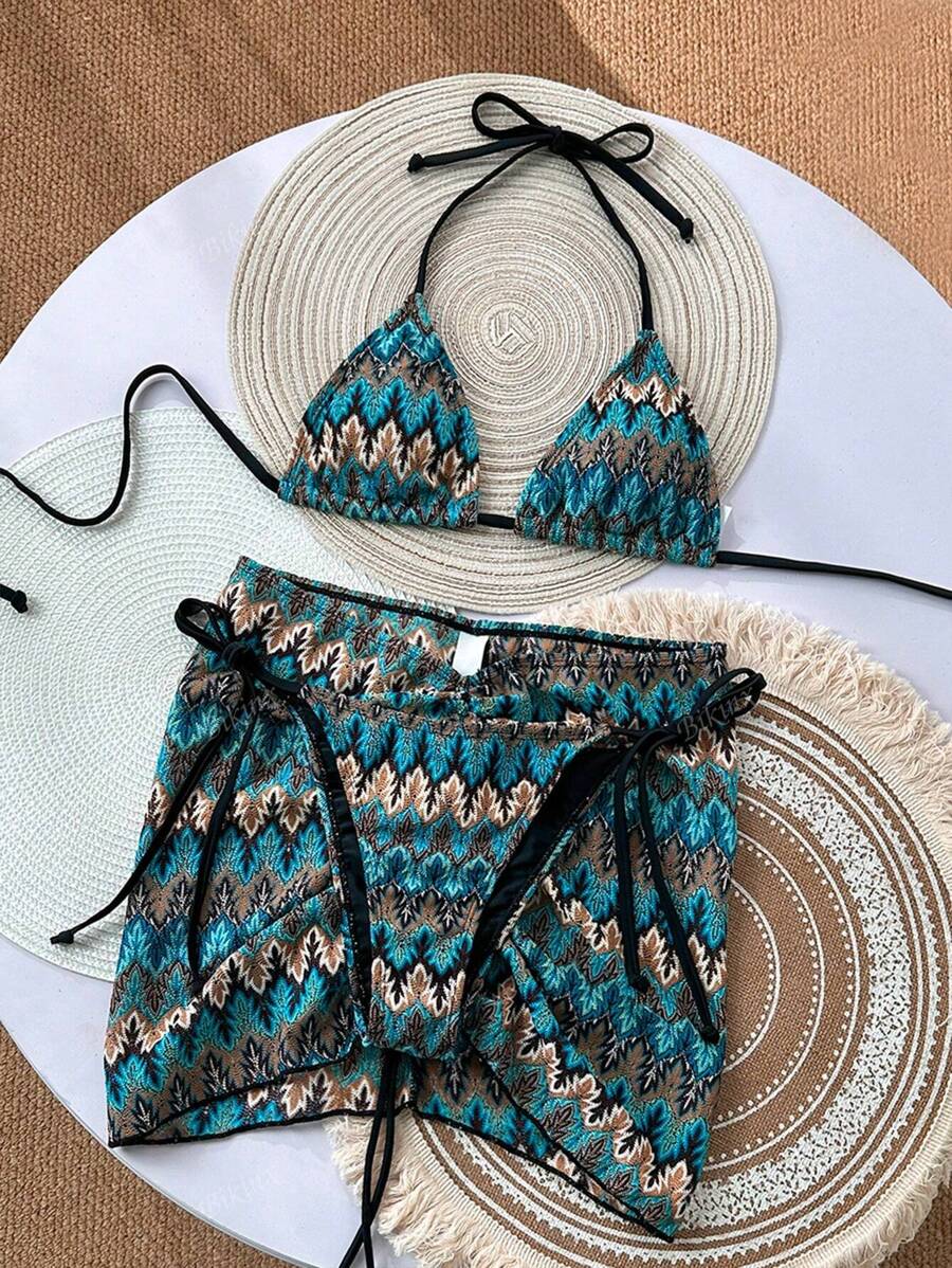 Bikinx بدلة سباحة نسائية ذات طراز موجي بتصميم هالتر مثير مع تنورة غطاء للشاطئ والعطلات الصيفية
