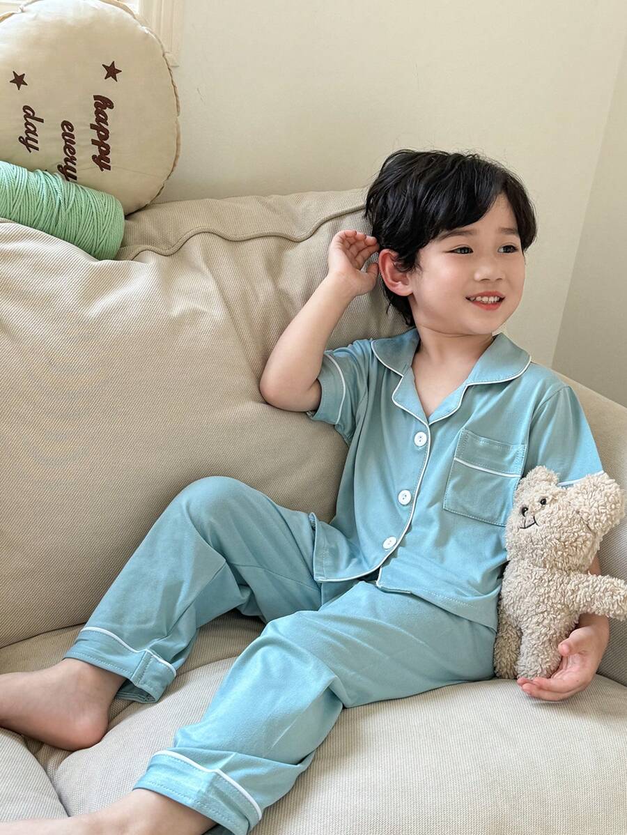 طقم طفل  صغيرة