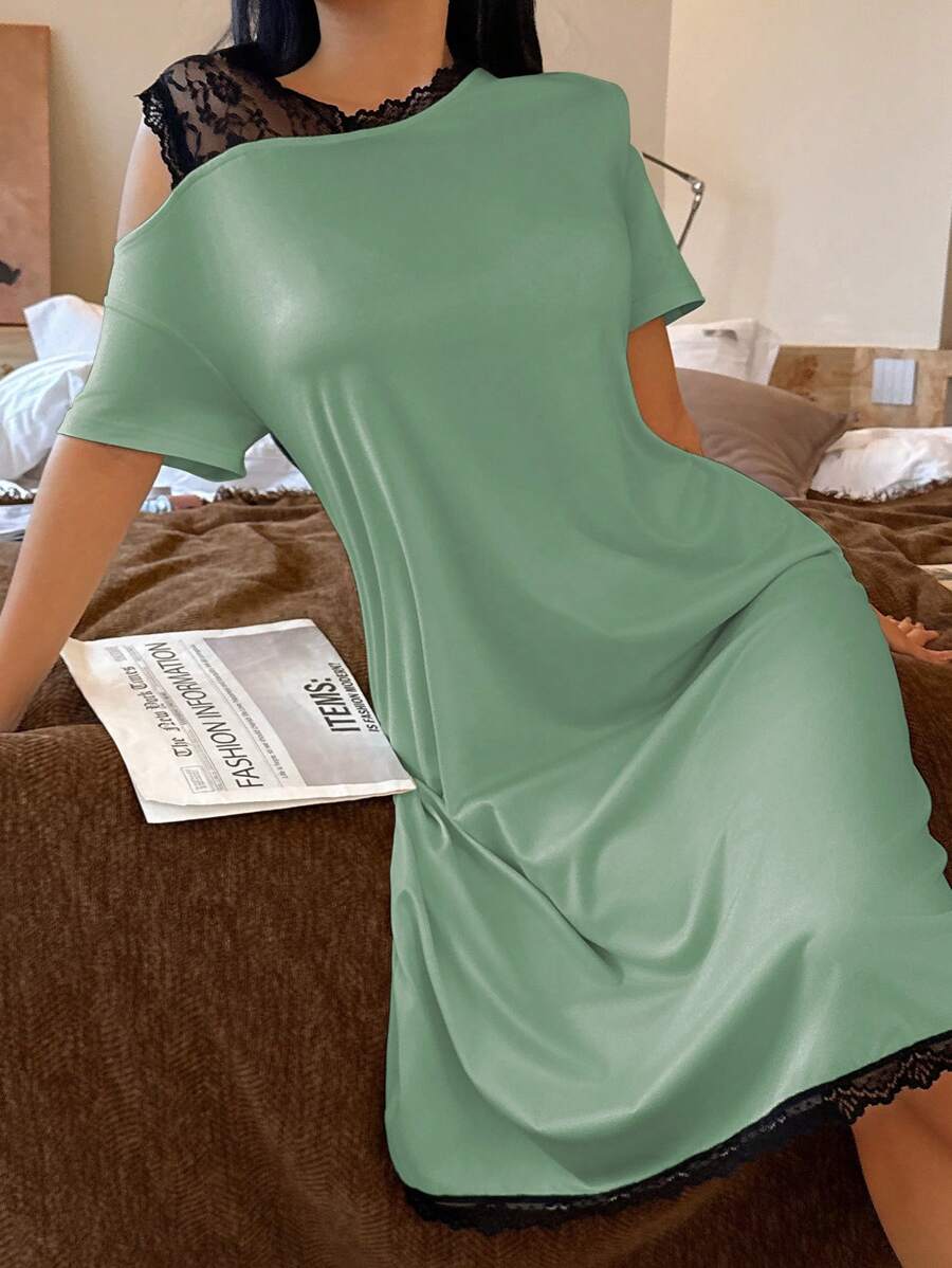 ثوب نوم نسائي