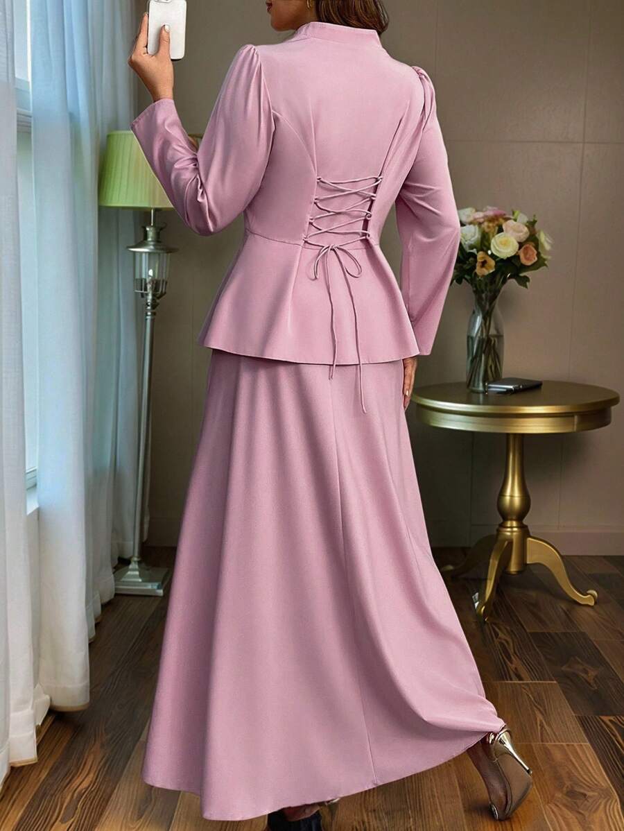 Auvina طقم للمرأة البدينة 2 قطعة، قميص بلون واحد مع ربطة خلفية وتنورة قصيرة، كاجوال
