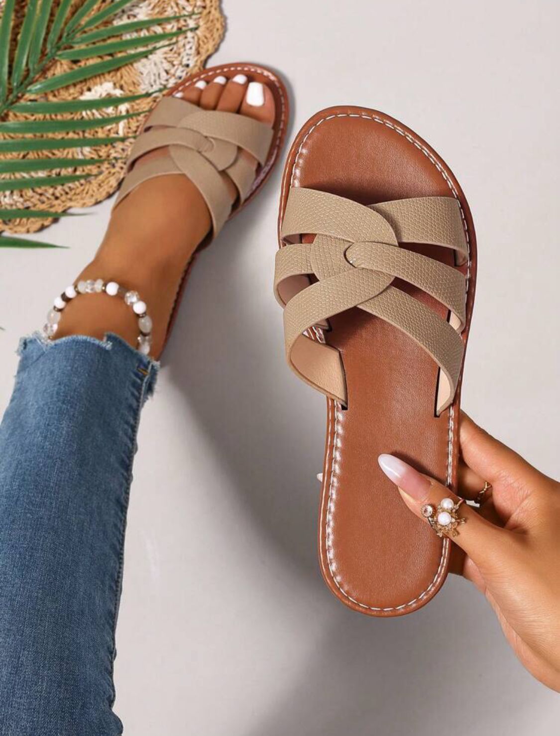 صنادل نسائية